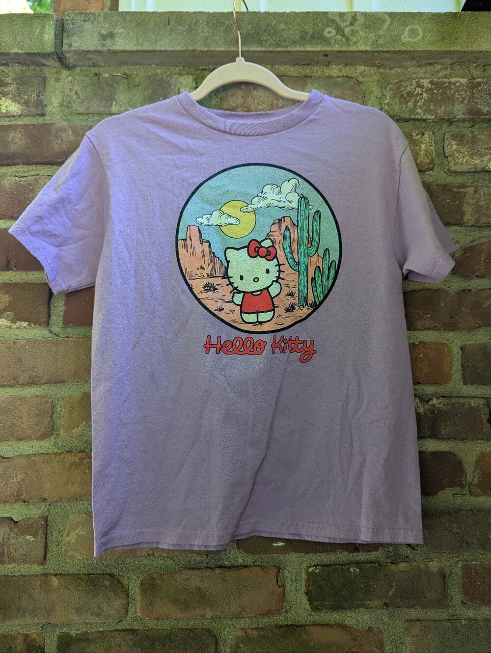 Hello Kitty T-shirt Youth Size Large